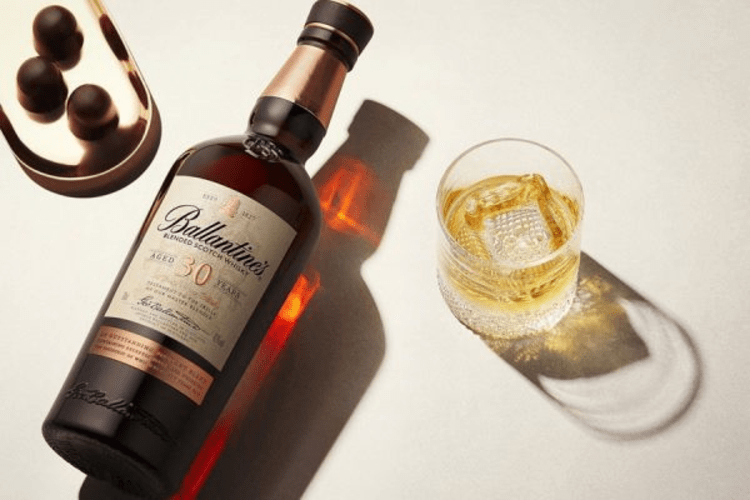 Cách thưởng thức rượu 30 năm của Ballantines