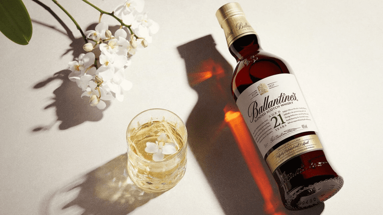Cách thưởng thức rượu Ballantine 21