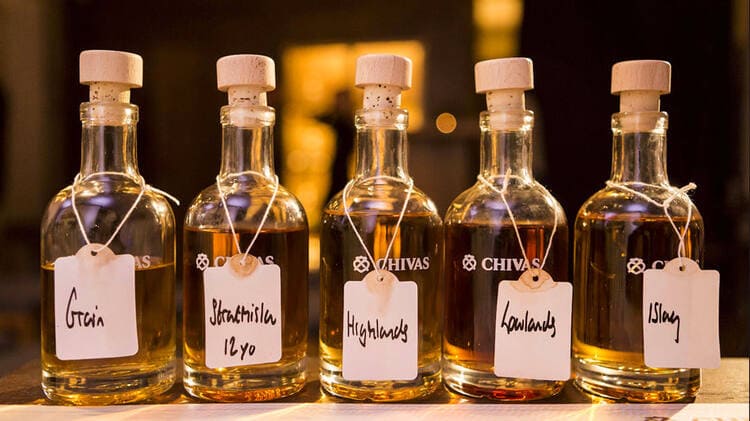 Nguồn gốc của các chai rượu mang thương hiệu Chivas Regal