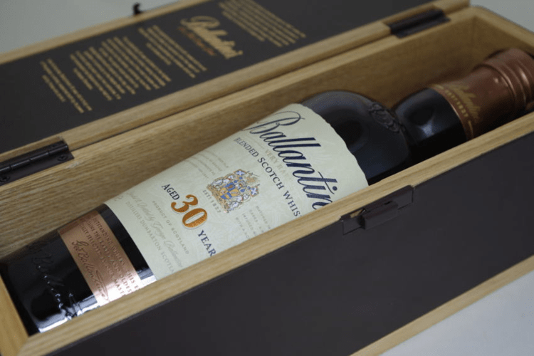 Những kiến thức cơ bản về rượu Ballantines 30