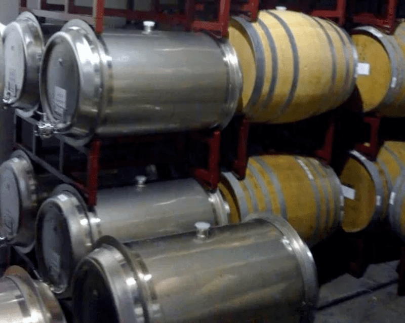 Sự khác nhau giữa thùng thép và thùng gỗ sồi khi ủ rượu