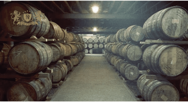 Thùng gỗ sồi ngâm ủ rượu Chivas 18