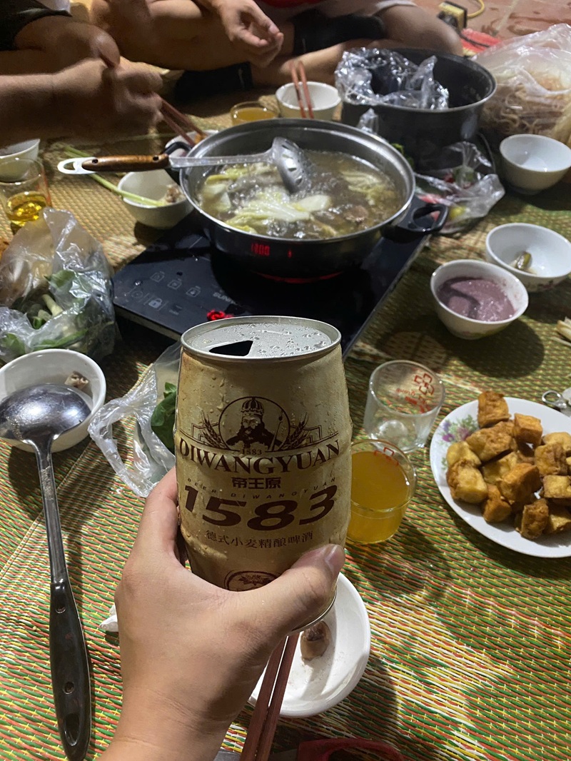 bia chaliman 1583 uống với thịt chó