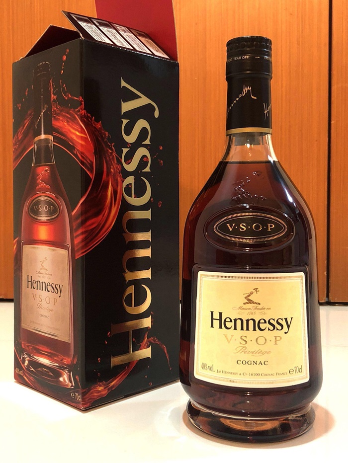 Rượu Hennessy VSOP - sự pha trộn tổng hợp của nhiều loại rượu khác nhau