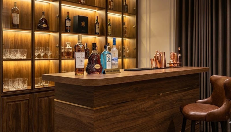 thiết kế home bar tại nhà với các dòng rượu ngoại nhập khẩu chính hãng